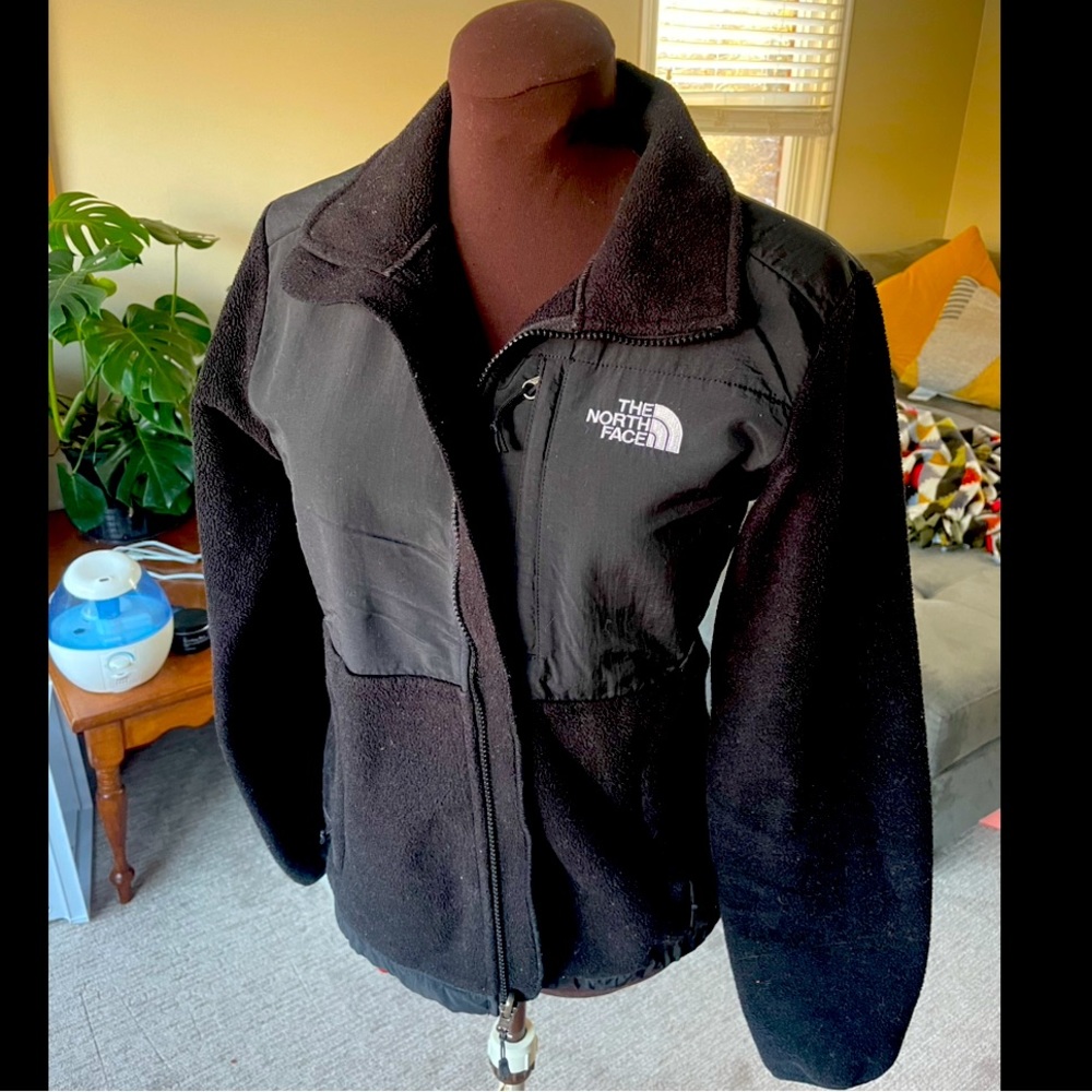 Classic North Face Denali Black Fleece Jacket size small
